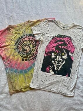 Graphic tshirt bundle / Batman joker rick & Morty / 2 piece lot